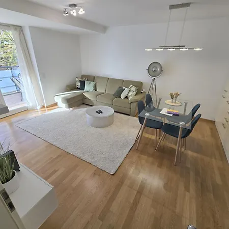 Apartment Modernes Mit Xl-balkon *