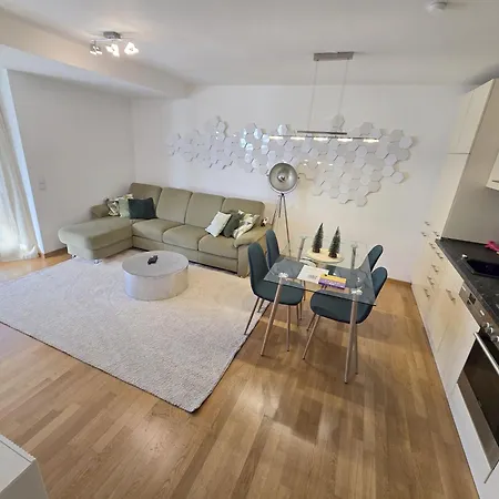 Modernes Mit Xl-balkon Apartment *